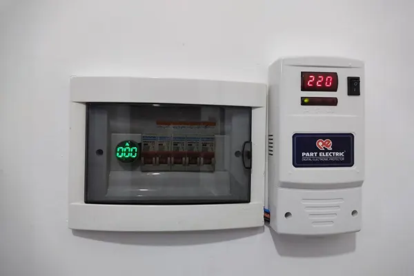 بهترین محافظ برق ورودی ساختمان