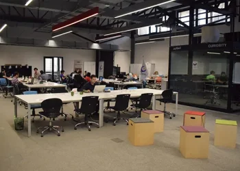 فضای کار اشتراکی در شمال تهران